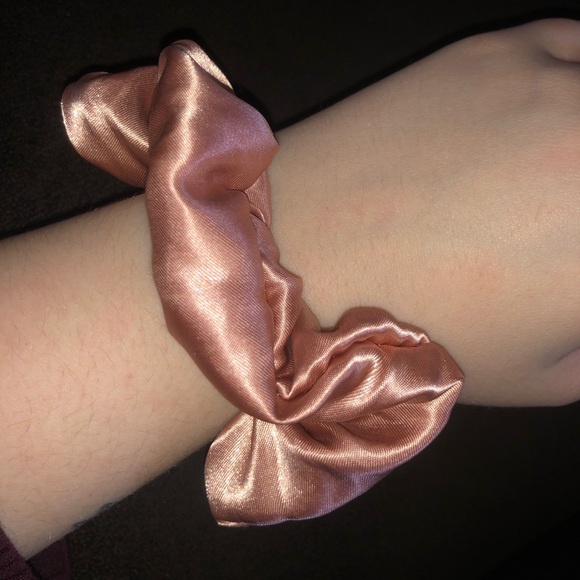 Scrunchie - Picture 2 of 2